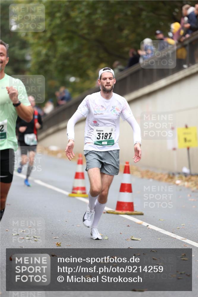 05.10.2025 - 20. swb-Marathon Bremen Michael Strokosch http://msf.ph/oto/9214259 05.10.2025 12:33:49 Laufen 3197 meine-sportfotos.de