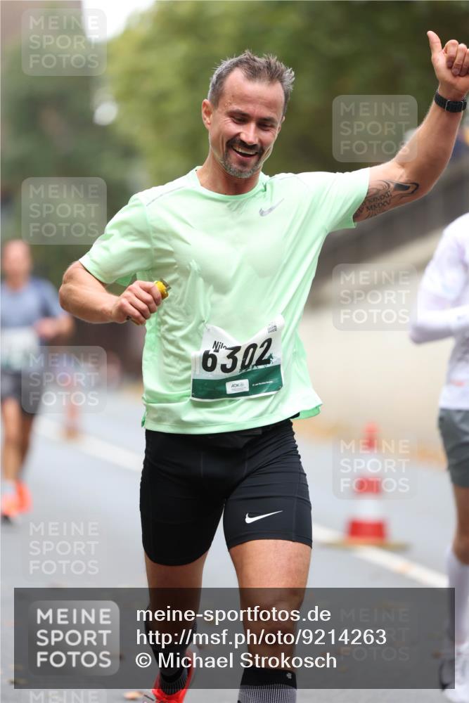 05.10.2025 - 20. swb-Marathon Bremen Michael Strokosch http://msf.ph/oto/9214263 05.10.2025 12:33:50 Laufen 6302 meine-sportfotos.de