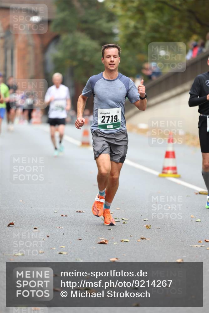 05.10.2025 - 20. swb-Marathon Bremen Michael Strokosch http://msf.ph/oto/9214267 05.10.2025 12:33:52 Laufen 2719 meine-sportfotos.de