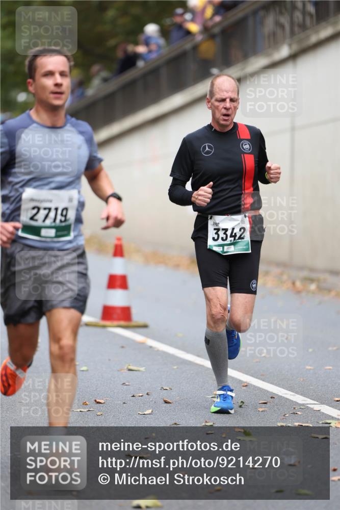 05.10.2025 - 20. swb-Marathon Bremen Michael Strokosch http://msf.ph/oto/9214270 05.10.2025 12:33:53 Laufen 2719, 3342 meine-sportfotos.de