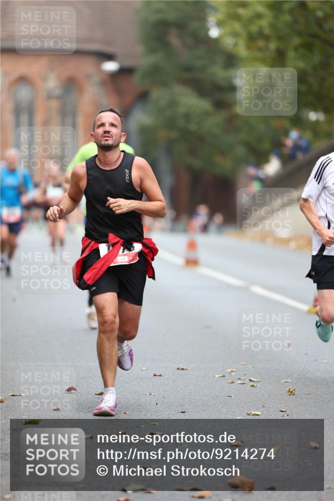 05.10.2025 - 20. swb-Marathon Bremen Michael Strokosch http://msf.ph/oto/9214274 05.10.2025 12:33:57 Laufen  meine-sportfotos.de