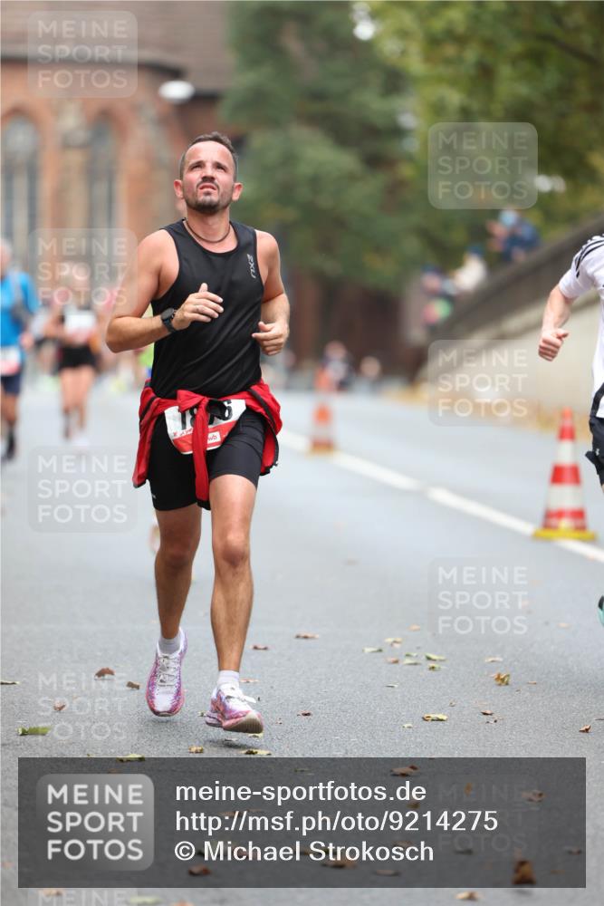 05.10.2025 - 20. swb-Marathon Bremen Michael Strokosch http://msf.ph/oto/9214275 05.10.2025 12:33:57 Laufen 2 meine-sportfotos.de