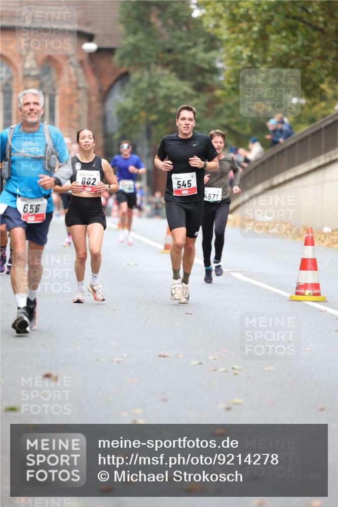 05.10.2025 - 20. swb-Marathon Bremen Michael Strokosch http://msf.ph/oto/9214278 05.10.2025 12:34:02 Laufen 0, 15744, 656, 862, 545, 4571 meine-sportfotos.de