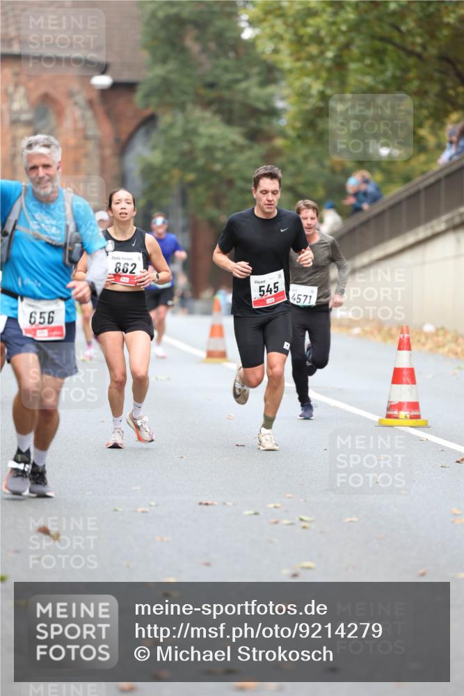 05.10.2025 - 20. swb-Marathon Bremen Michael Strokosch http://msf.ph/oto/9214279 05.10.2025 12:34:02 Laufen 656, 862, 545, 45, 71 meine-sportfotos.de