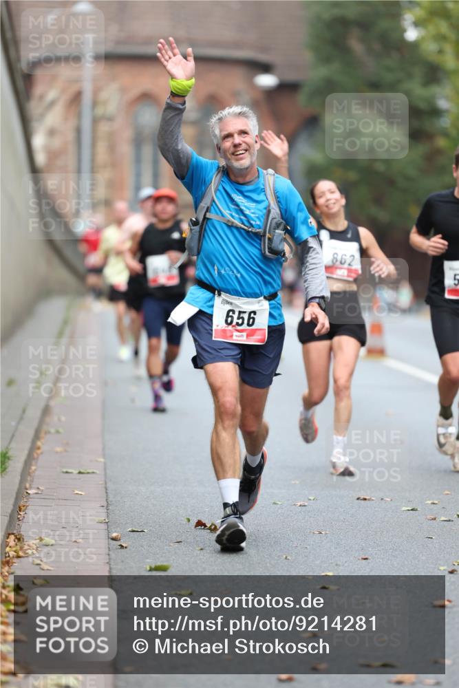 05.10.2025 - 20. swb-Marathon Bremen Michael Strokosch http://msf.ph/oto/9214281 05.10.2025 12:34:03 Laufen 656, 862, 5 meine-sportfotos.de