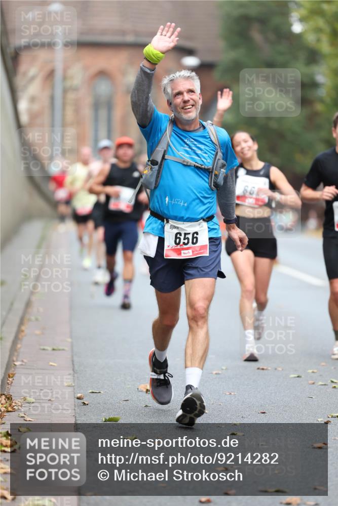 05.10.2025 - 20. swb-Marathon Bremen Michael Strokosch http://msf.ph/oto/9214282 05.10.2025 12:34:04 Laufen 1524, 861, 656 meine-sportfotos.de