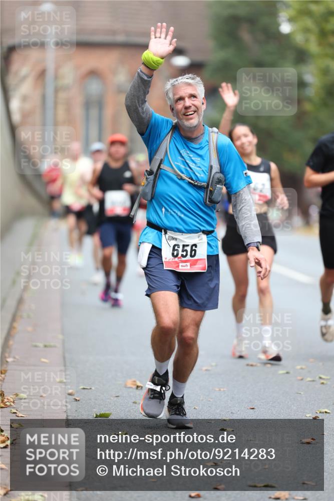 05.10.2025 - 20. swb-Marathon Bremen Michael Strokosch http://msf.ph/oto/9214283 05.10.2025 12:34:04 Laufen 656 meine-sportfotos.de