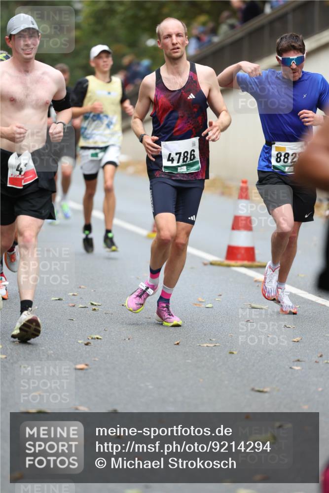05.10.2025 - 20. swb-Marathon Bremen Michael Strokosch http://msf.ph/oto/9214294 05.10.2025 12:34:10 Laufen 4786, 882 meine-sportfotos.de
