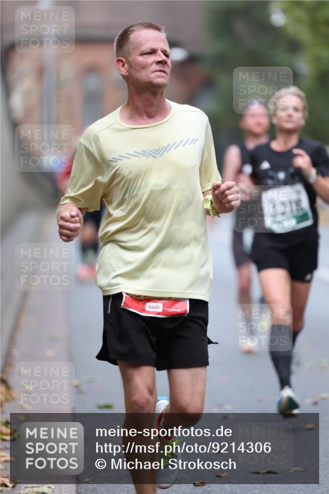 05.10.2025 - 20. swb-Marathon Bremen Michael Strokosch http://msf.ph/oto/9214306 05.10.2025 12:34:14 Laufen 3218 meine-sportfotos.de