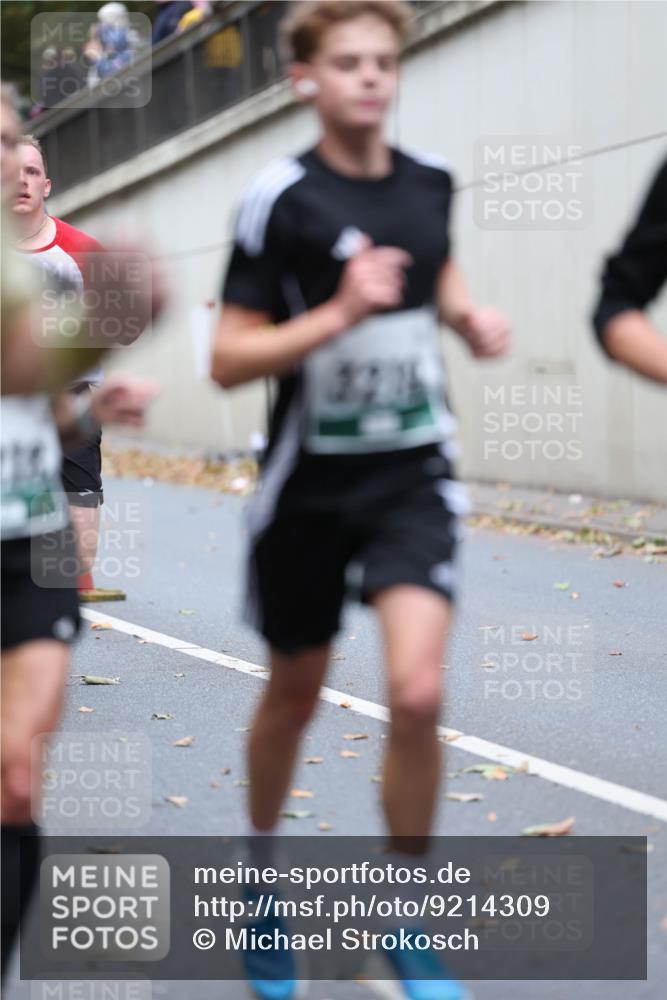 05.10.2025 - 20. swb-Marathon Bremen Michael Strokosch http://msf.ph/oto/9214309 05.10.2025 12:34:15 Laufen 321 meine-sportfotos.de