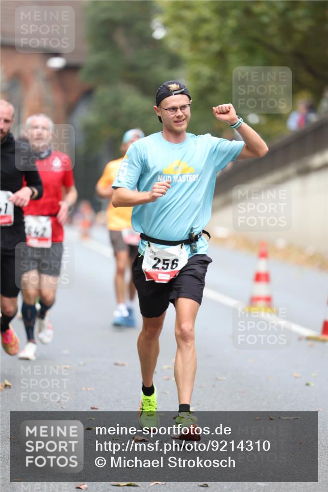 05.10.2025 - 20. swb-Marathon Bremen Michael Strokosch http://msf.ph/oto/9214310 05.10.2025 12:34:19 Laufen 1, 256 meine-sportfotos.de