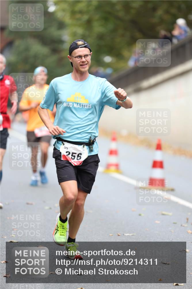05.10.2025 - 20. swb-Marathon Bremen Michael Strokosch http://msf.ph/oto/9214311 05.10.2025 12:34:19 Laufen 256 meine-sportfotos.de