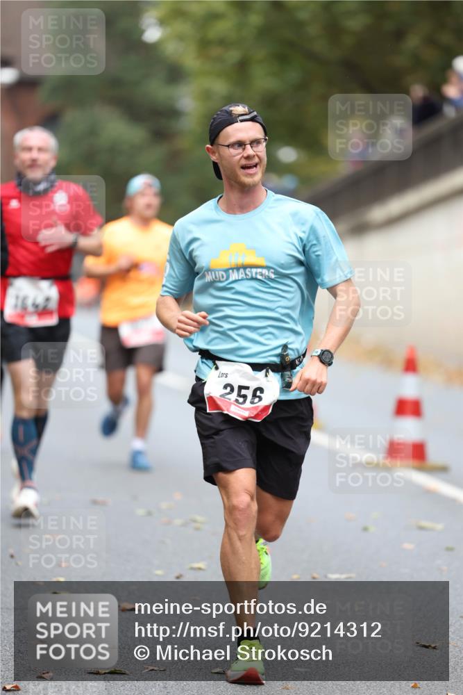 05.10.2025 - 20. swb-Marathon Bremen Michael Strokosch http://msf.ph/oto/9214312 05.10.2025 12:34:19 Laufen 1642, 256 meine-sportfotos.de