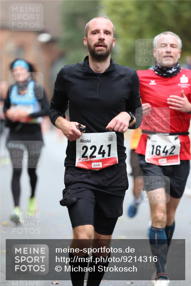 05.10.2025 - 20. swb-Marathon Bremen Michael Strokosch http://msf.ph/oto/9214316 05.10.2025 12:34:21 Laufen 2241, 1642 meine-sportfotos.de