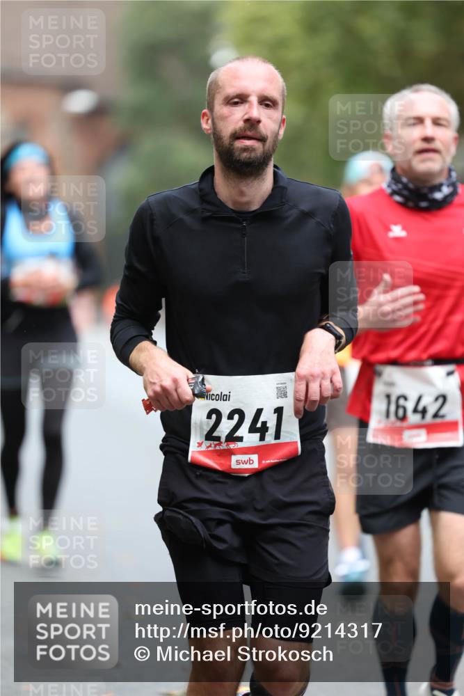 05.10.2025 - 20. swb-Marathon Bremen Michael Strokosch http://msf.ph/oto/9214317 05.10.2025 12:34:21 Laufen 2241, 1642 meine-sportfotos.de