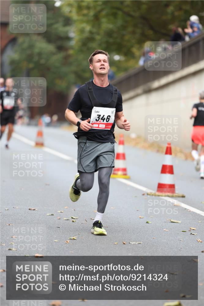 05.10.2025 - 20. swb-Marathon Bremen Michael Strokosch http://msf.ph/oto/9214324 05.10.2025 12:34:26 Laufen 346 meine-sportfotos.de