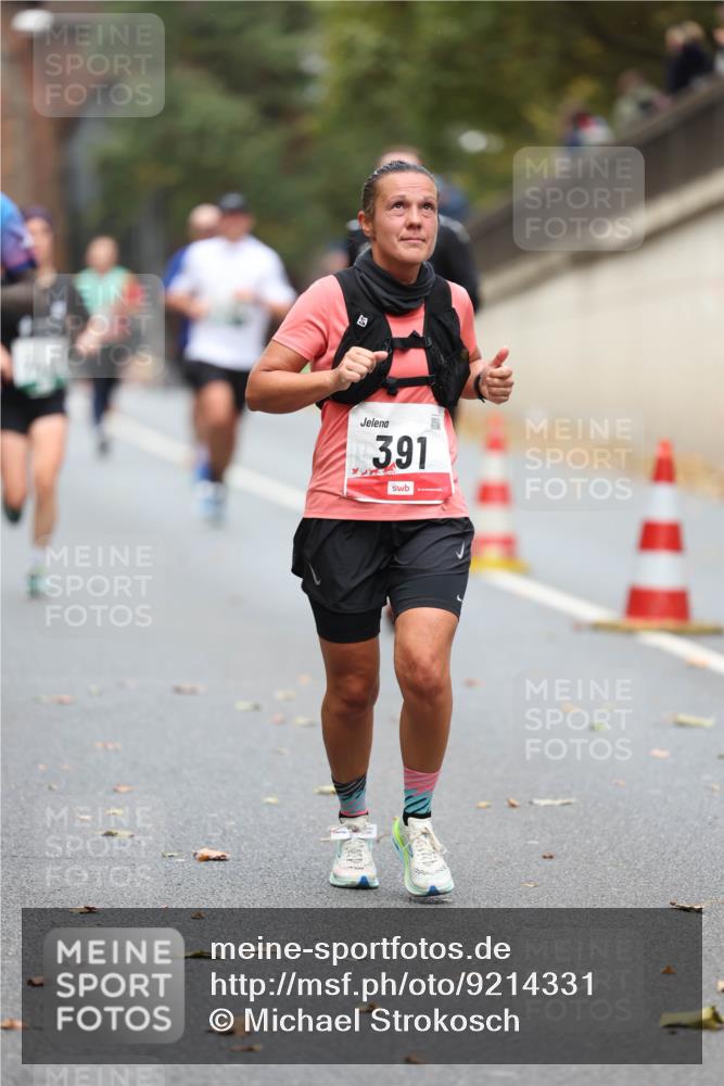05.10.2025 - 20. swb-Marathon Bremen Michael Strokosch http://msf.ph/oto/9214331 05.10.2025 12:34:32 Laufen 391 meine-sportfotos.de