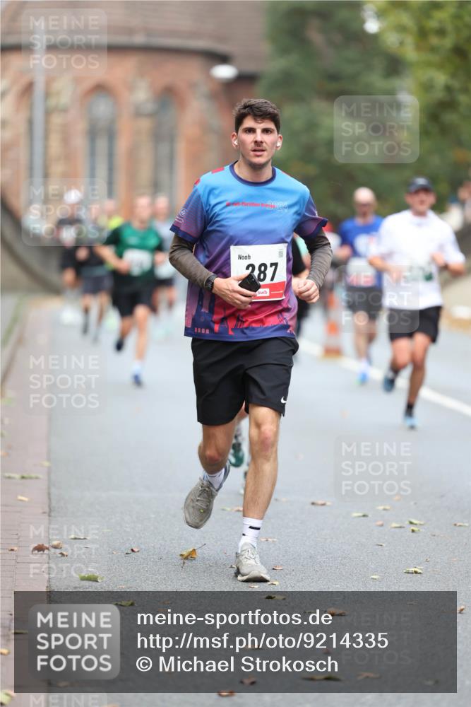 05.10.2025 - 20. swb-Marathon Bremen Michael Strokosch http://msf.ph/oto/9214335 05.10.2025 12:34:34 Laufen 287 meine-sportfotos.de