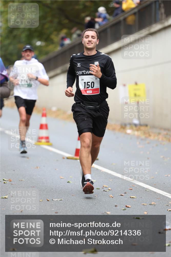 05.10.2025 - 20. swb-Marathon Bremen Michael Strokosch http://msf.ph/oto/9214336 05.10.2025 12:34:34 Laufen 1747, 150 meine-sportfotos.de