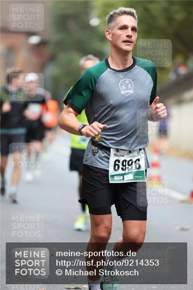 05.10.2025 - 20. swb-Marathon Bremen Michael Strokosch http://msf.ph/oto/9214353 05.10.2025 12:34:44 Laufen 6996, 09797 meine-sportfotos.de