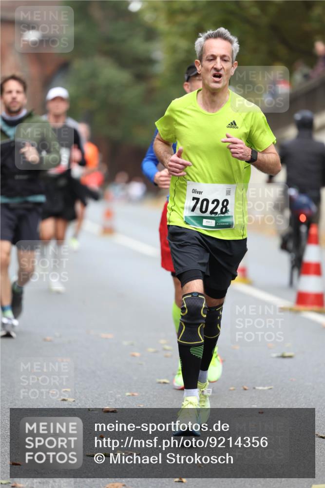 05.10.2025 - 20. swb-Marathon Bremen Michael Strokosch http://msf.ph/oto/9214356 05.10.2025 12:34:45 Laufen 7028 meine-sportfotos.de