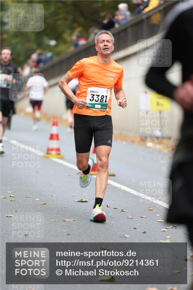 05.10.2025 - 20. swb-Marathon Bremen Michael Strokosch http://msf.ph/oto/9214361 05.10.2025 12:34:51 Laufen 3381 meine-sportfotos.de
