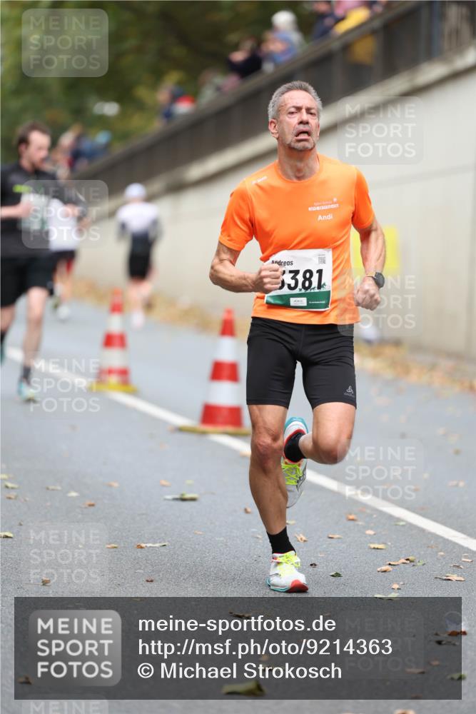 05.10.2025 - 20. swb-Marathon Bremen Michael Strokosch http://msf.ph/oto/9214363 05.10.2025 12:34:51 Laufen 3, 81 meine-sportfotos.de