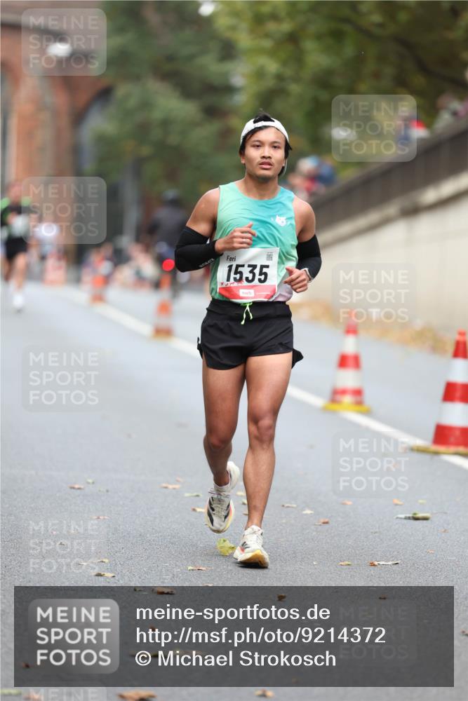 05.10.2025 - 20. swb-Marathon Bremen Michael Strokosch http://msf.ph/oto/9214372 05.10.2025 12:34:54 Laufen 1535 meine-sportfotos.de