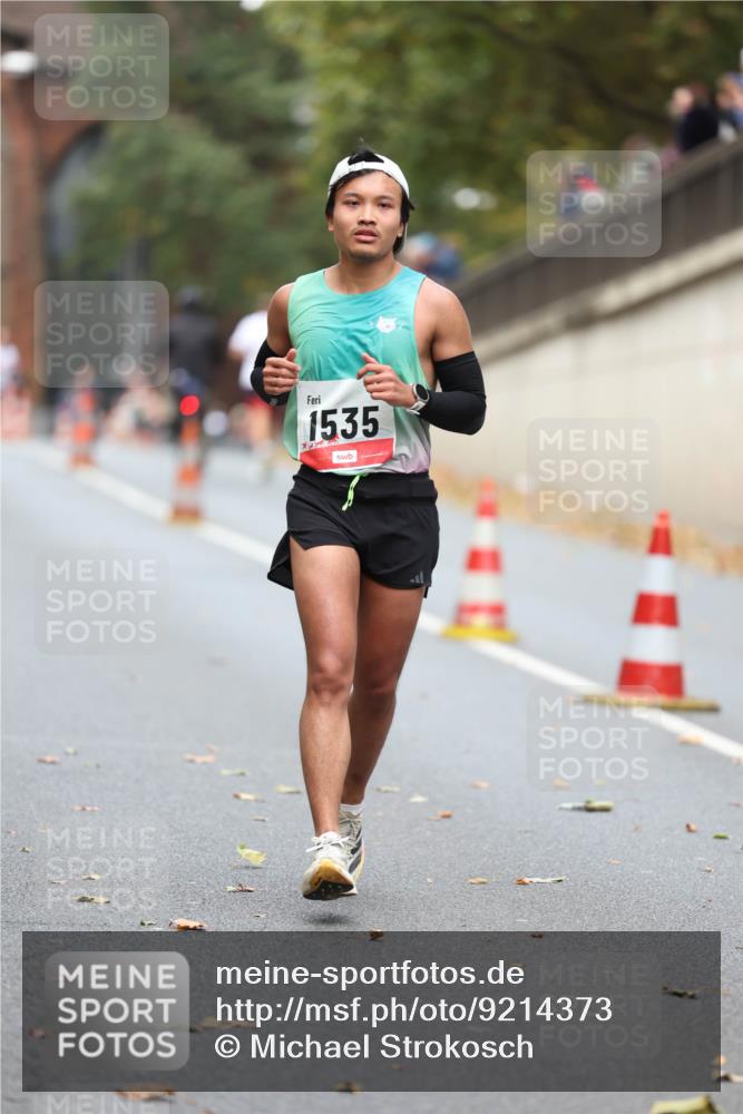 05.10.2025 - 20. swb-Marathon Bremen Michael Strokosch http://msf.ph/oto/9214373 05.10.2025 12:34:55 Laufen 1535 meine-sportfotos.de