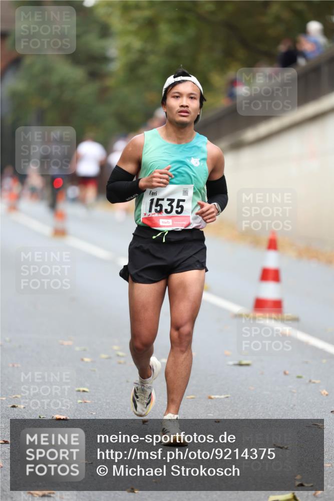 05.10.2025 - 20. swb-Marathon Bremen Michael Strokosch http://msf.ph/oto/9214375 05.10.2025 12:34:55 Laufen 1535 meine-sportfotos.de
