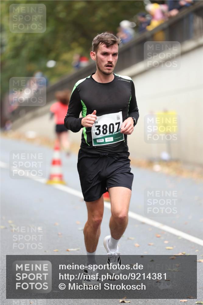 05.10.2025 - 20. swb-Marathon Bremen Michael Strokosch http://msf.ph/oto/9214381 05.10.2025 12:35:05 Laufen 3807, 05046 meine-sportfotos.de