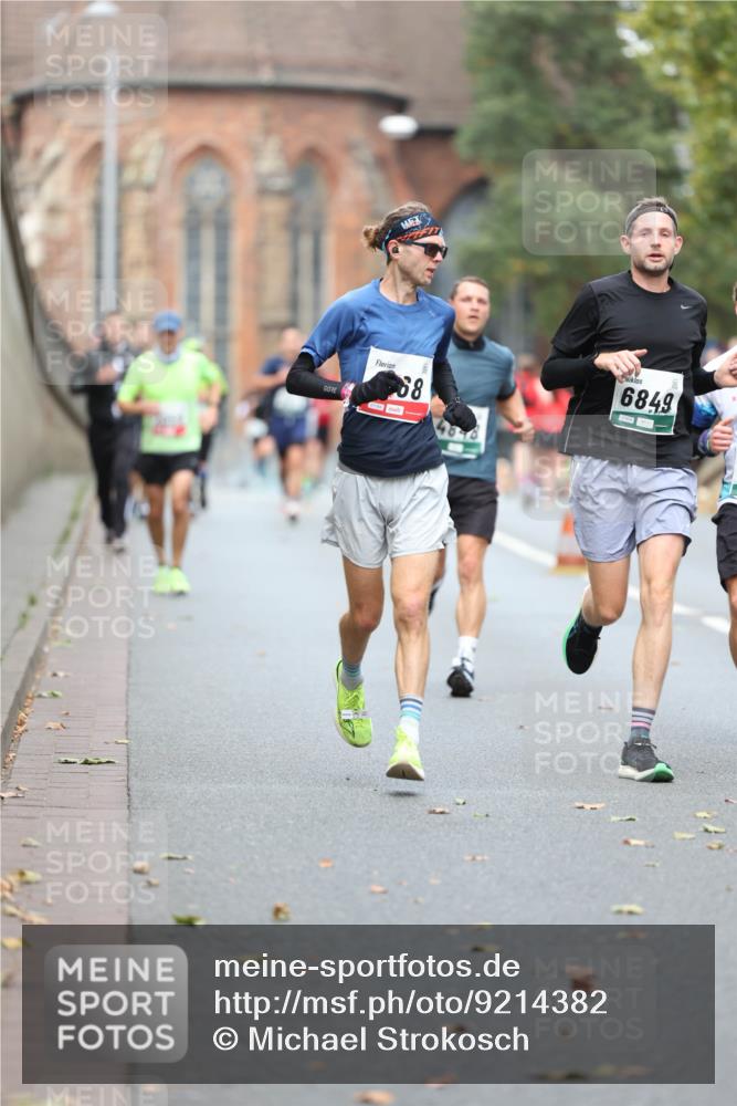 05.10.2025 - 20. swb-Marathon Bremen Michael Strokosch http://msf.ph/oto/9214382 05.10.2025 12:35:14 Laufen 88, 6849 meine-sportfotos.de