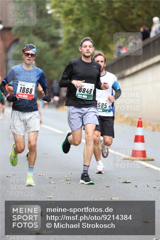 05.10.2025 - 20. swb-Marathon Bremen Michael Strokosch http://msf.ph/oto/9214384 05.10.2025 12:35:15 Laufen 1868, 01164, 6849, 585 meine-sportfotos.de
