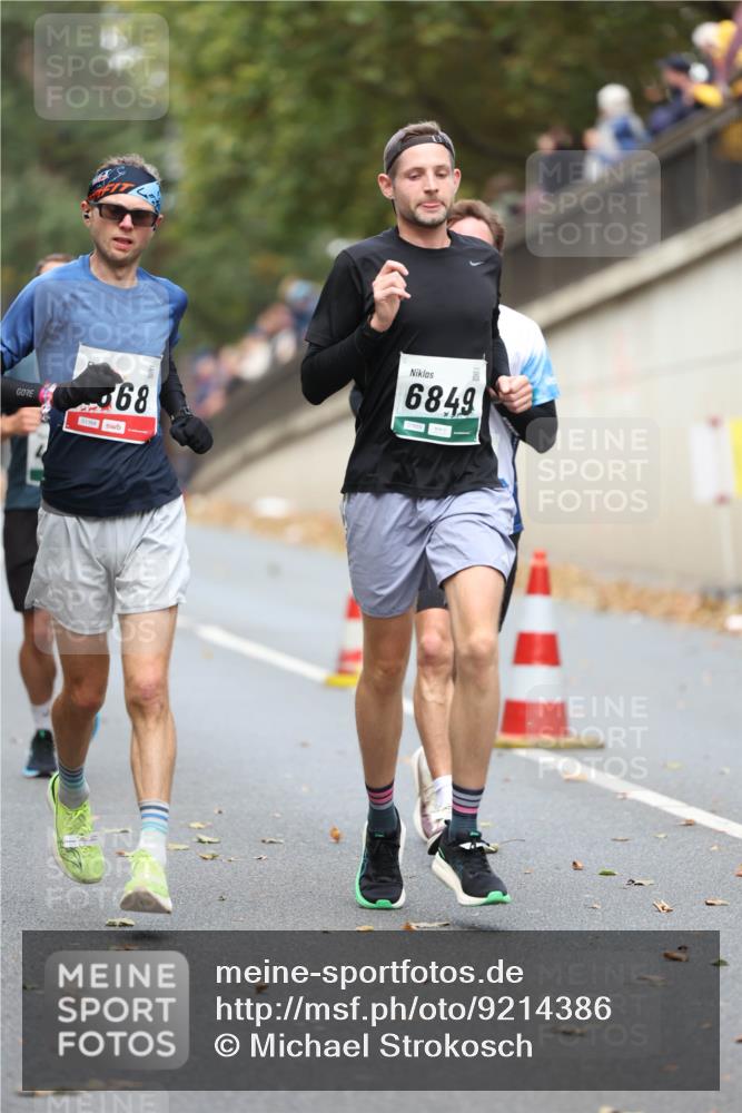 05.10.2025 - 20. swb-Marathon Bremen Michael Strokosch http://msf.ph/oto/9214386 05.10.2025 12:35:16 Laufen 68, 01164, 6849 meine-sportfotos.de
