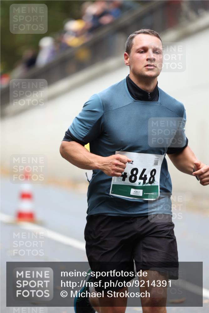05.10.2025 - 20. swb-Marathon Bremen Michael Strokosch http://msf.ph/oto/9214391 05.10.2025 12:35:19 Laufen 848 meine-sportfotos.de