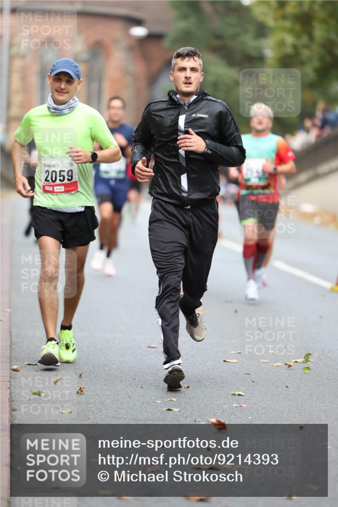 05.10.2025 - 20. swb-Marathon Bremen Michael Strokosch http://msf.ph/oto/9214393 05.10.2025 12:35:22 Laufen 2059, 1000 meine-sportfotos.de