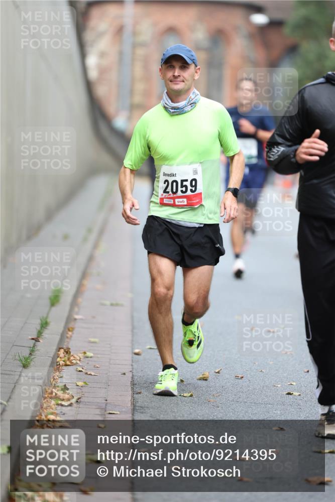 05.10.2025 - 20. swb-Marathon Bremen Michael Strokosch http://msf.ph/oto/9214395 05.10.2025 12:35:23 Laufen 2059, 01000 meine-sportfotos.de