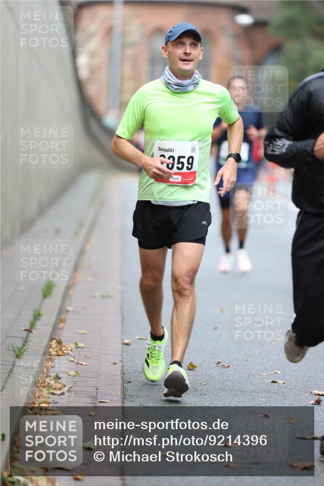 05.10.2025 - 20. swb-Marathon Bremen Michael Strokosch http://msf.ph/oto/9214396 05.10.2025 12:35:23 Laufen 359 meine-sportfotos.de