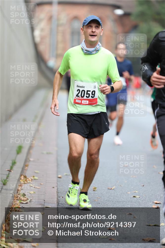 05.10.2025 - 20. swb-Marathon Bremen Michael Strokosch http://msf.ph/oto/9214397 05.10.2025 12:35:23 Laufen 2059, 01000 meine-sportfotos.de