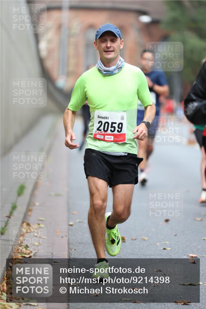 05.10.2025 - 20. swb-Marathon Bremen Michael Strokosch http://msf.ph/oto/9214398 05.10.2025 12:35:24 Laufen 2059, 01000 meine-sportfotos.de