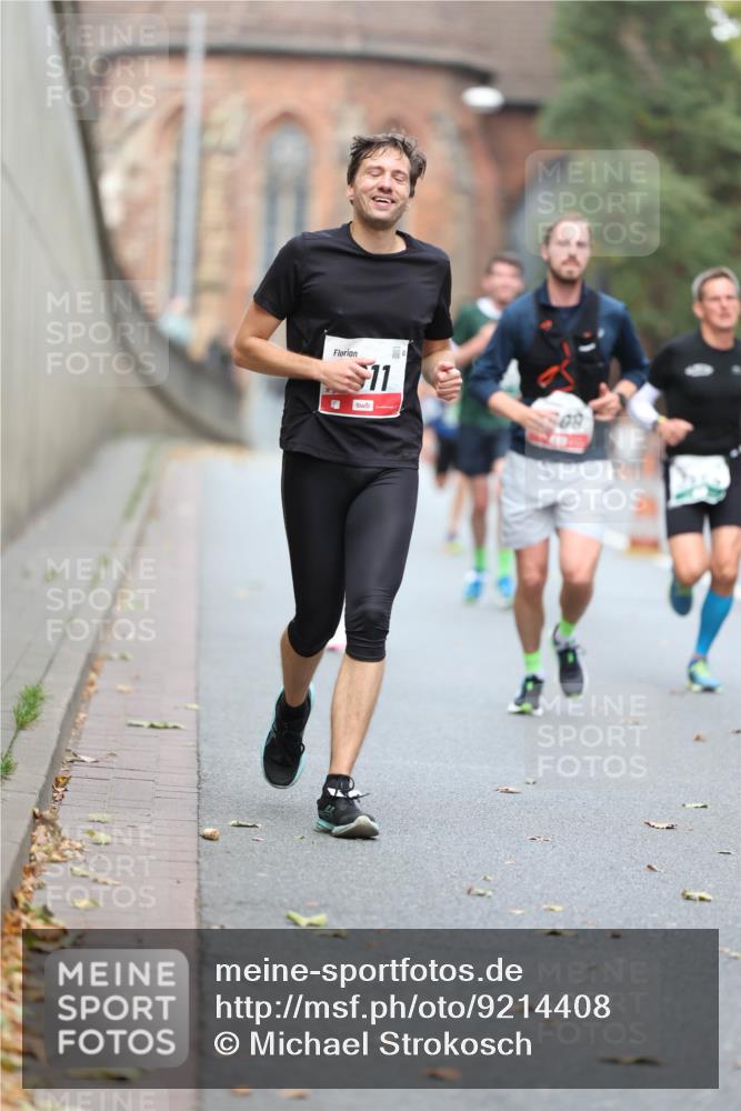 05.10.2025 - 20. swb-Marathon Bremen Michael Strokosch http://msf.ph/oto/9214408 05.10.2025 12:35:30 Laufen 11, 508 meine-sportfotos.de