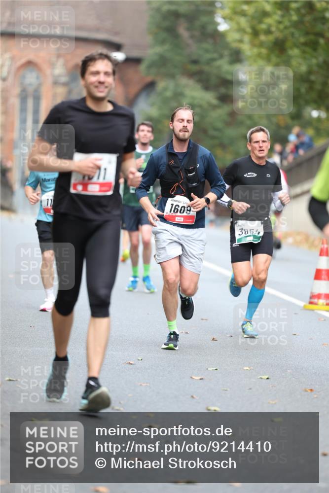 05.10.2025 - 20. swb-Marathon Bremen Michael Strokosch http://msf.ph/oto/9214410 05.10.2025 12:35:31 Laufen 11, 1609, 3854 meine-sportfotos.de