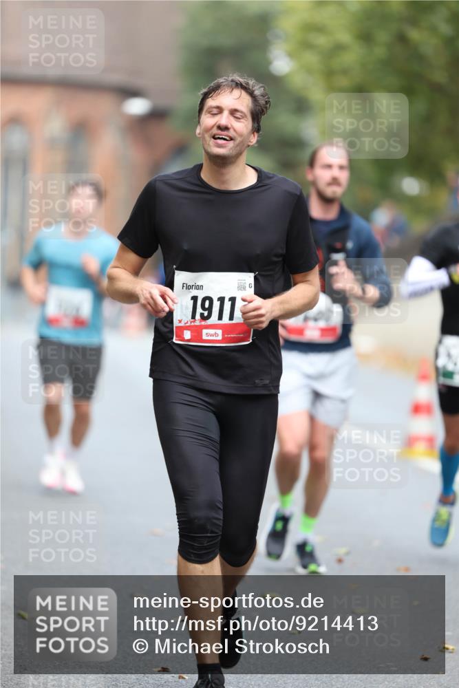 05.10.2025 - 20. swb-Marathon Bremen Michael Strokosch http://msf.ph/oto/9214413 05.10.2025 12:35:32 Laufen 1911 meine-sportfotos.de