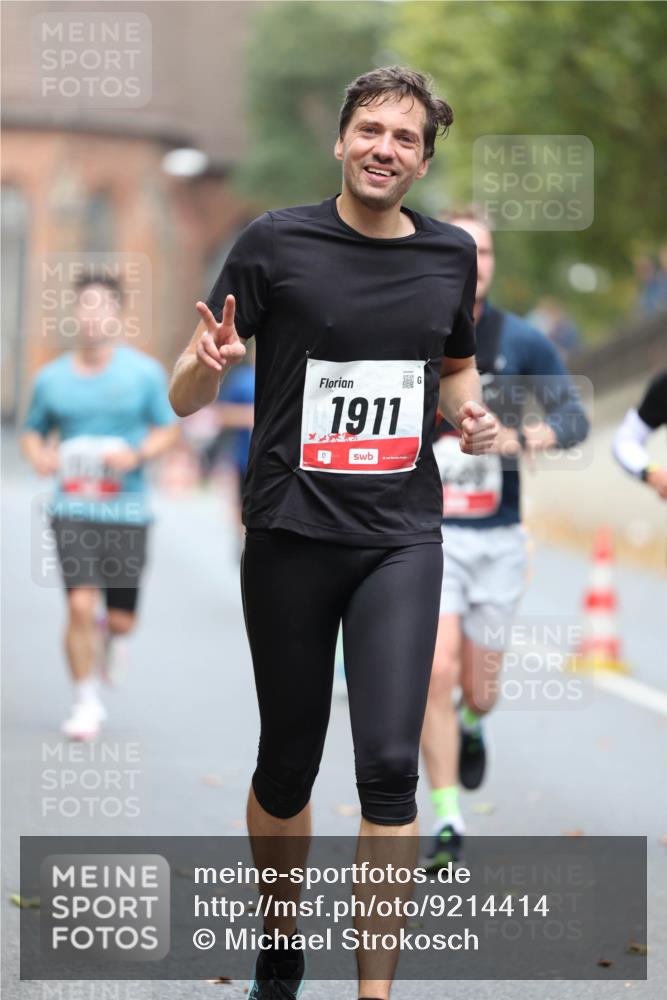 05.10.2025 - 20. swb-Marathon Bremen Michael Strokosch http://msf.ph/oto/9214414 05.10.2025 12:35:33 Laufen 9, 1911 meine-sportfotos.de