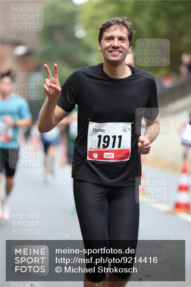 05.10.2025 - 20. swb-Marathon Bremen Michael Strokosch http://msf.ph/oto/9214416 05.10.2025 12:35:33 Laufen 1911 meine-sportfotos.de