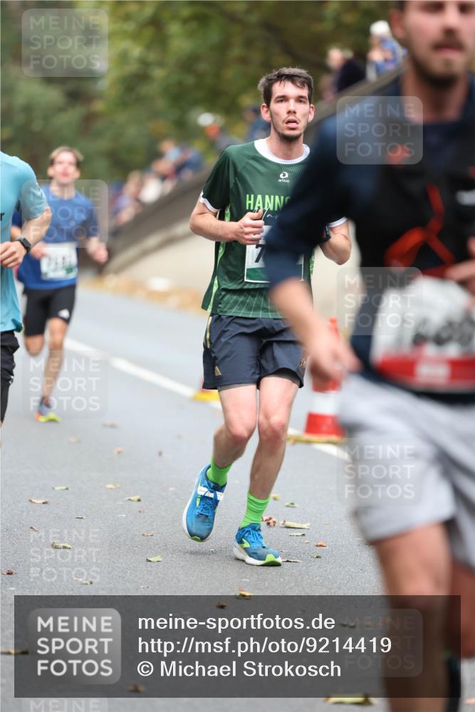 05.10.2025 - 20. swb-Marathon Bremen Michael Strokosch http://msf.ph/oto/9214419 05.10.2025 12:35:35 Laufen 1600 meine-sportfotos.de