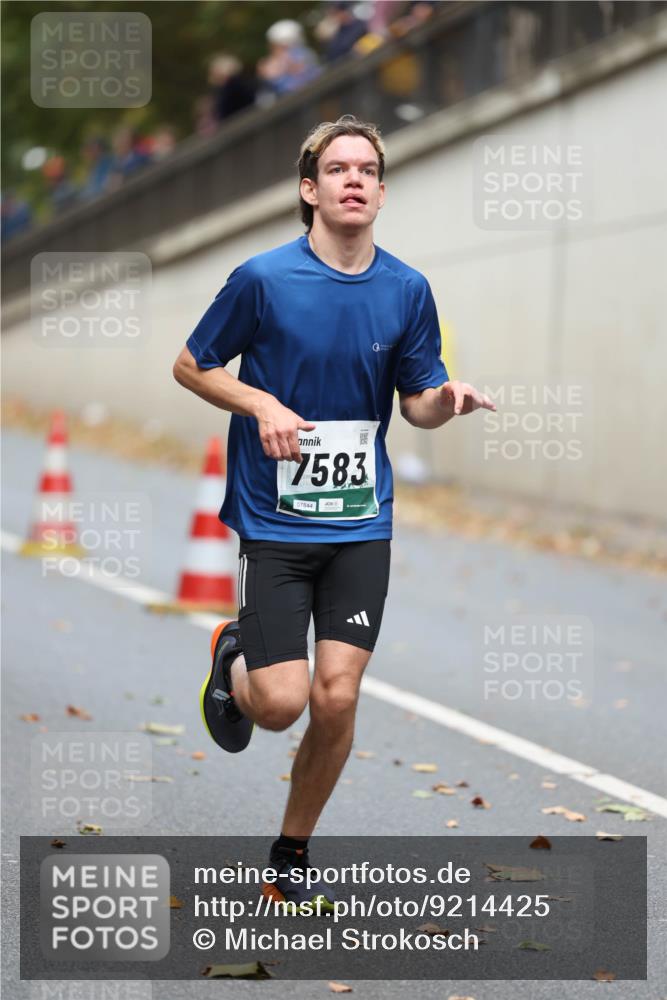 05.10.2025 - 20. swb-Marathon Bremen Michael Strokosch http://msf.ph/oto/9214425 05.10.2025 12:35:38 Laufen 7583, 07844 meine-sportfotos.de