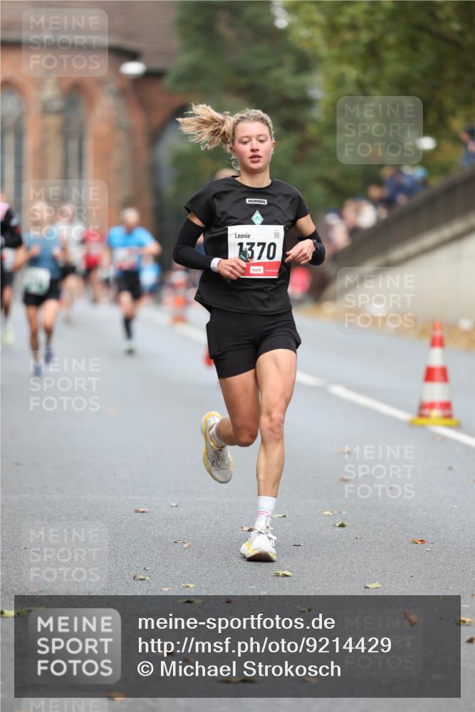 05.10.2025 - 20. swb-Marathon Bremen Michael Strokosch http://msf.ph/oto/9214429 05.10.2025 12:35:49 Laufen 1370 meine-sportfotos.de