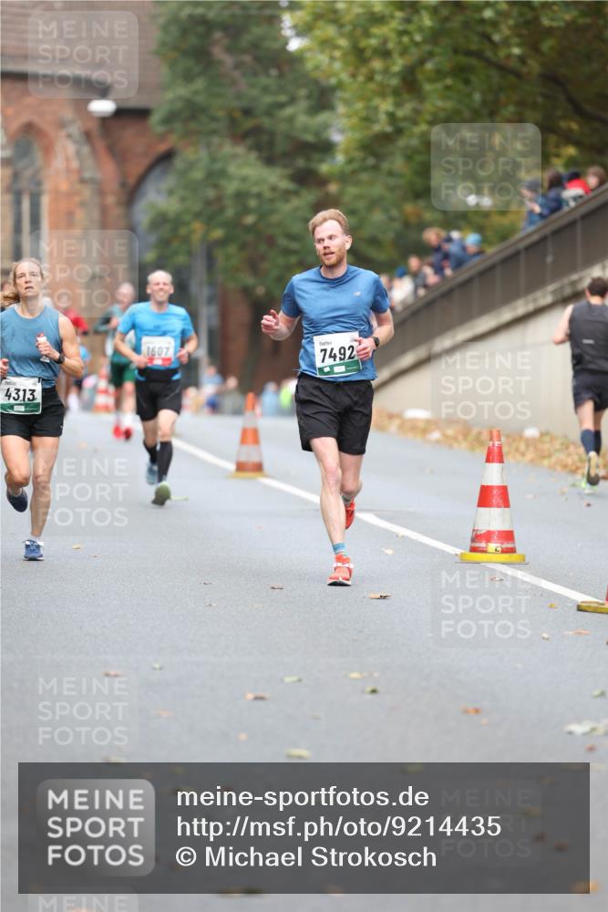 05.10.2025 - 20. swb-Marathon Bremen Michael Strokosch http://msf.ph/oto/9214435 05.10.2025 12:35:52 Laufen 43, 13, 1607, 7492 meine-sportfotos.de