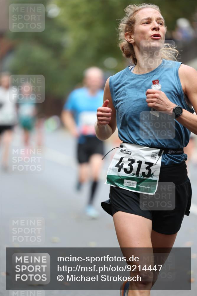 05.10.2025 - 20. swb-Marathon Bremen Michael Strokosch http://msf.ph/oto/9214447 05.10.2025 12:35:57 Laufen 4313, 28 meine-sportfotos.de